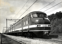 151857 Afbeelding van het electrische treinstel nr. 501 (mat. 1964, plan TT Treinstel Toekomst ) van de N.S. op het ...